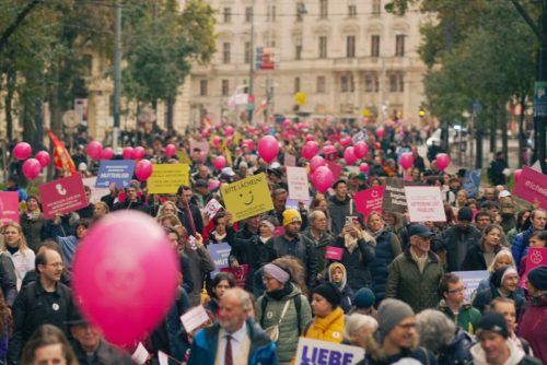 2724fb67fdb58c82e3980b92447f2a2995a0e740f35bbccb2c32cc5fb0e30d46